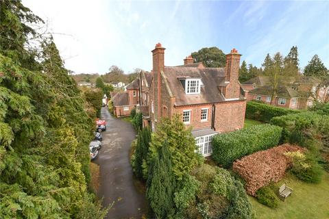 Property for sale, Oatlands Chase, Weybridge, Surrey, KT13