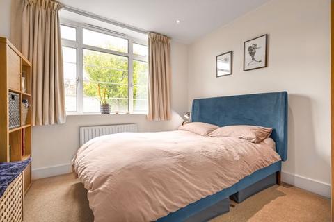 2 bedroom apartment for sale, Osier Street, Stepney Green, E1