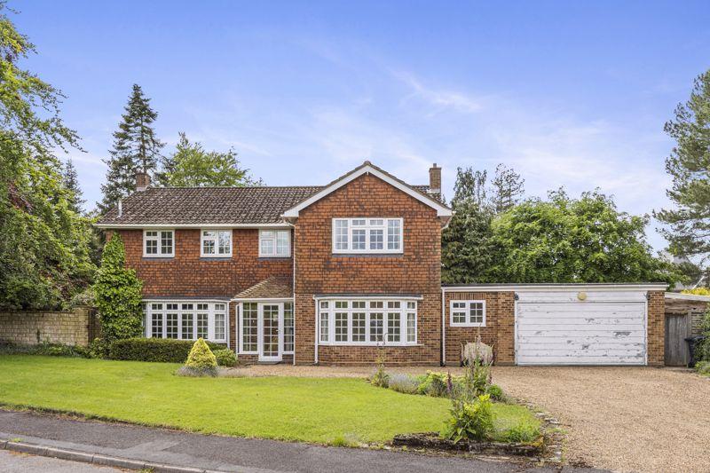 East Horsley 4 bed detached house for sale £1,195,000