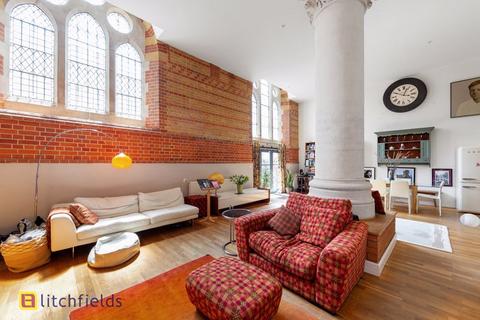 3 bedroom apartment for sale, Dartmouth Park Hill, Dartmouth Park, London N19