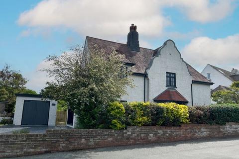 4 bedroom detached house for sale, Bryn Gosol Road, Llandudno