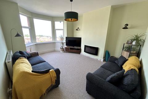 3 bedroom apartment for sale, Kings Road, Old Colwyn