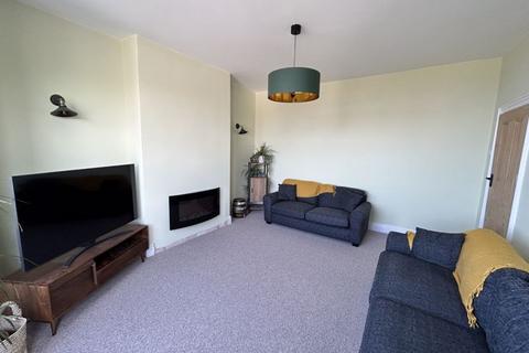 3 bedroom apartment for sale, Kings Road, Old Colwyn