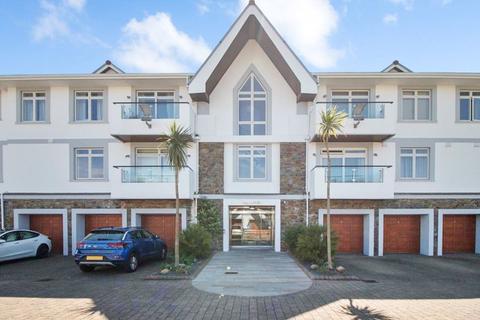 1 bedroom apartment for sale, 43 Majestic Apartments, King Edward Road, Onchan, IM3 2BE