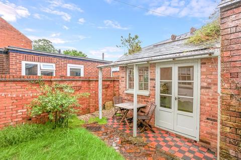 2 bedroom terraced house for sale, Causeway, Banbury