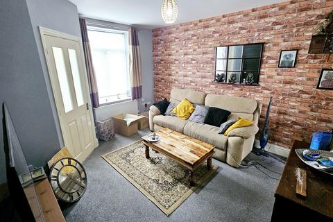 2 bedroom apartment to rent, Cross Bank Road, Batley