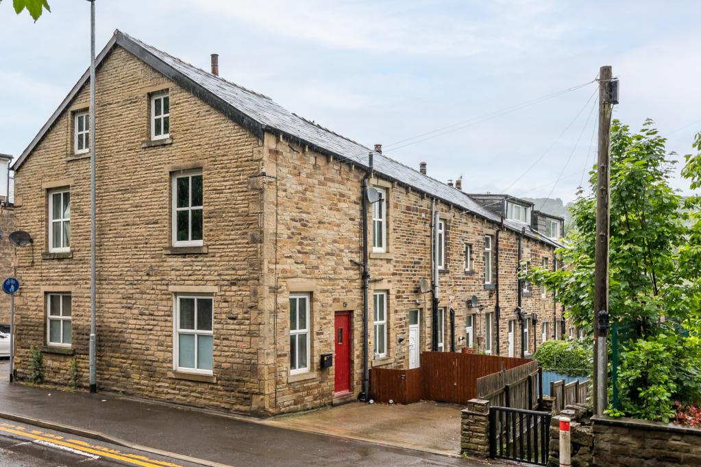 Harold Street, Bingley, BD16 2 bed end of terrace house for sale £145,000