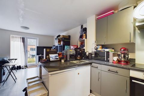 2 bedroom end of terrace house for sale, Barn Fold, Telford TF4