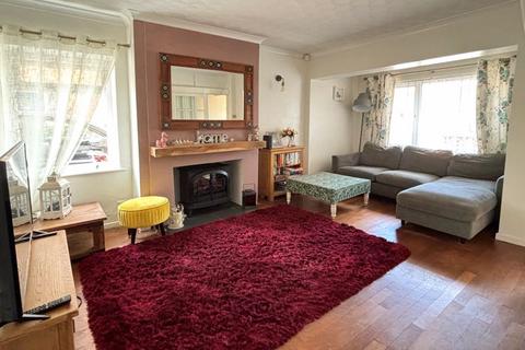 13 Dinglewell, Hucclecote, Gloucester, GL3 3HW