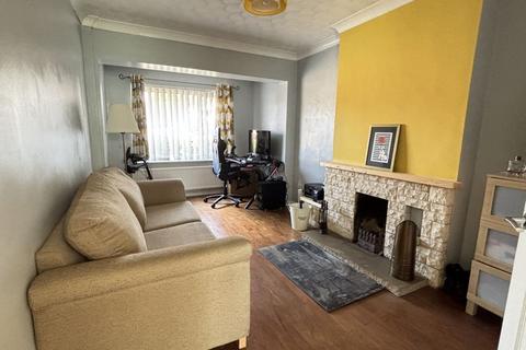 13 Dinglewell, Hucclecote, Gloucester, GL3 3HW