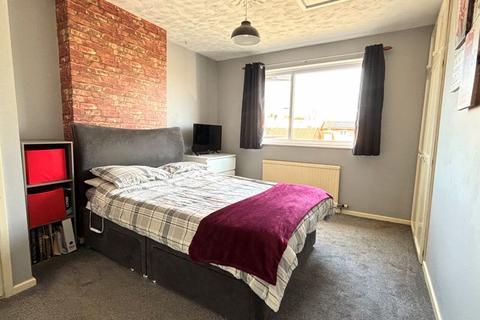 13 Dinglewell, Hucclecote, Gloucester, GL3 3HW