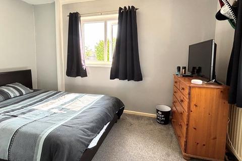 13 Dinglewell, Hucclecote, Gloucester, GL3 3HW