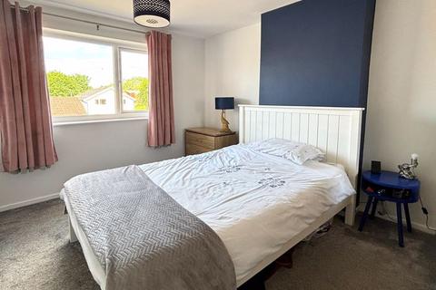 13 Dinglewell, Hucclecote, Gloucester, GL3 3HW