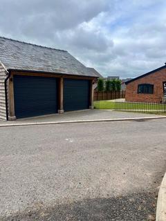 4 bedroom detached house to rent, Holmer House Close, Hereford