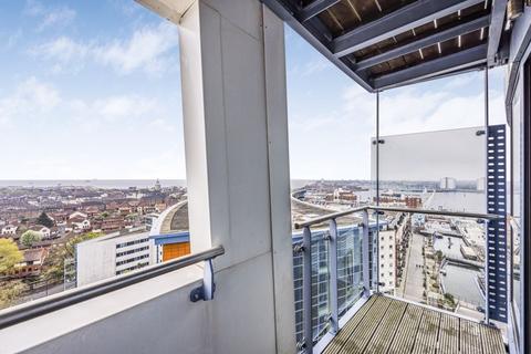 2 bedroom apartment for sale, Gunwharf Quays, Portsmouth