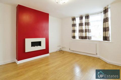 3 bedroom semi-detached house to rent, Sunnyside Close, Coventry