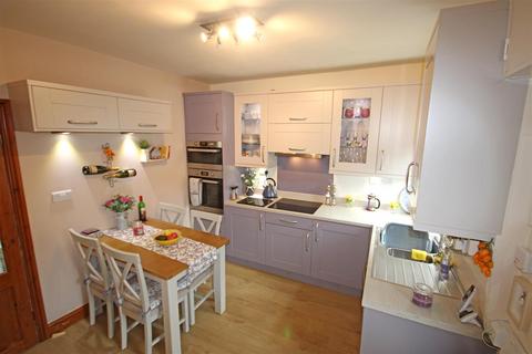 4 Bridge Terrace, Halifax, HX2 7TL