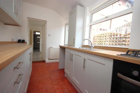 2 bedroom terraced house to rent, Grove Street, Higham Ferrers NN10