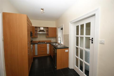 3 bedroom house to rent, Drummer Lane, Bolster Moor, Huddersfield