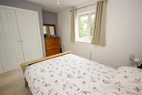2 bedroom semi-detached house for sale, Alnwick Close, Rushden NN10