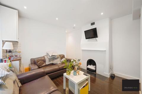 3 bedroom apartment to rent, Latchmere Road, Battersea