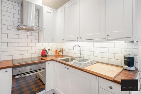 3 bedroom apartment to rent, Latchmere Road, Battersea