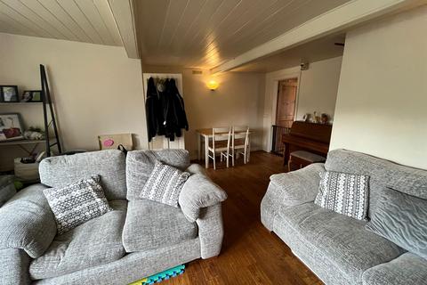 3 bedroom cottage for sale, Crown Street, Holmfirth HD9
