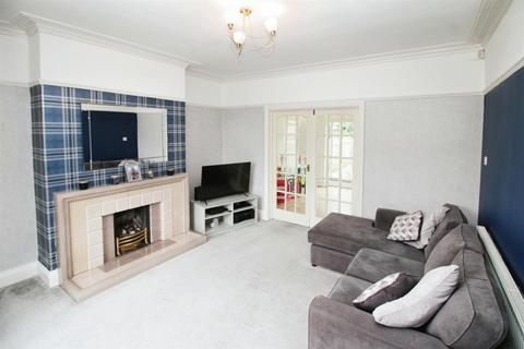 11 Sefton Grove, Bradford, BD2 4JW