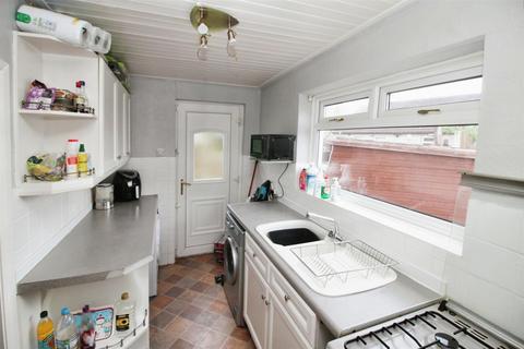 11 Sefton Grove, Bradford, BD2 4JW