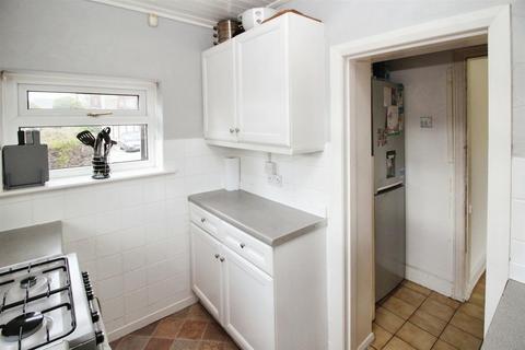 11 Sefton Grove, Bradford, BD2 4JW