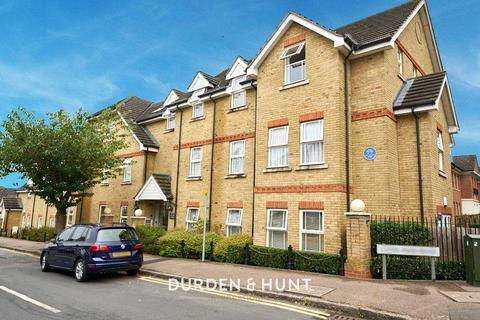 2 bedroom apartment to rent, Lower Park Road, Loughton, IG10