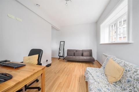 1 bedroom flat for sale, Wycliffe Buildings, Portsmouth Road, Guildford