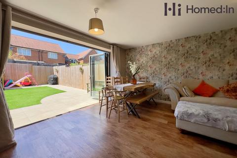 3 bedroom end of terrace house for sale, Roman Lane, Southwater