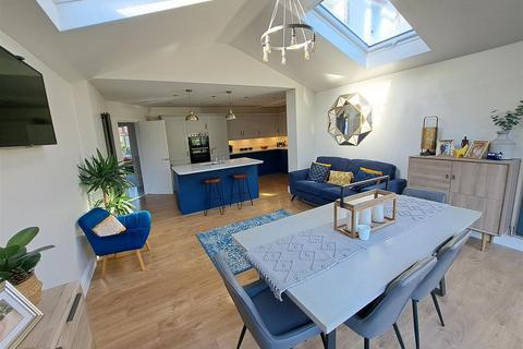 5 The Oval, Doncaster, DN4 5LJ