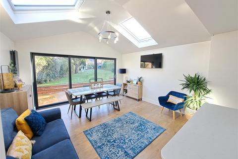 5 The Oval, Doncaster, DN4 5LJ