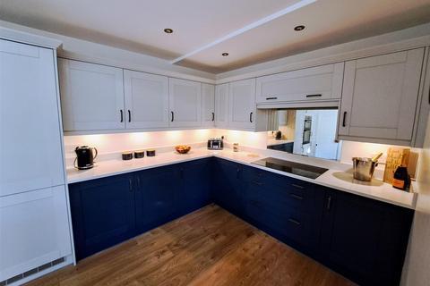 5 The Oval, Doncaster, DN4 5LJ