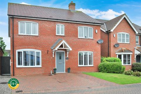 4 bedroom detached house for sale, Laurel Close, Finningley, Doncaster