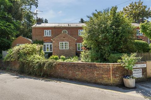 2 bedroom end of terrace house for sale, Dauntsey Court, West Lavington