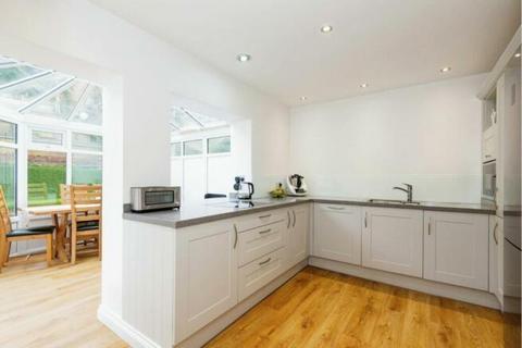 5 bedroom end of terrace house for sale, Lakers Rise, Banstead