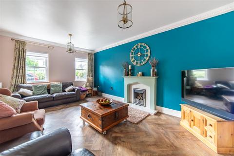 6 bedroom semi-detached house for sale, Netherwitton Way, Great Park, NE3