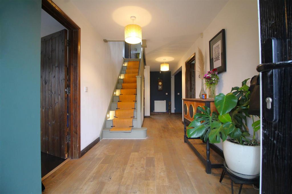 Hall 1 .JPG