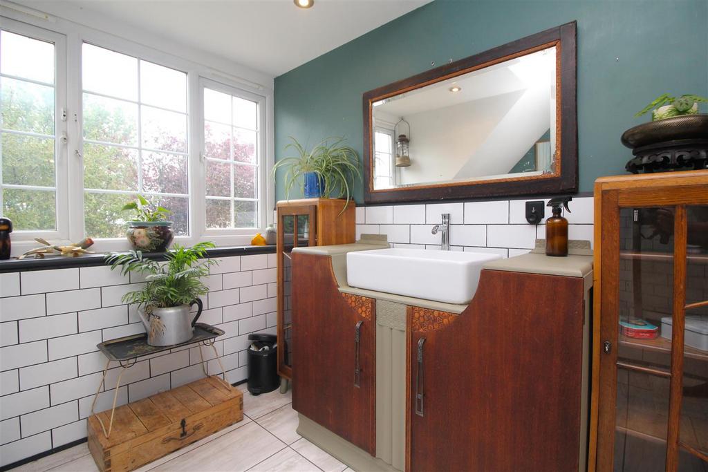 Ensuite 2 .JPG