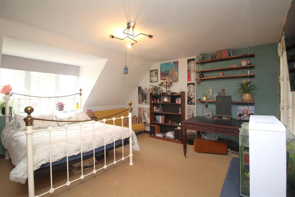 Bedroom 2 .JPG