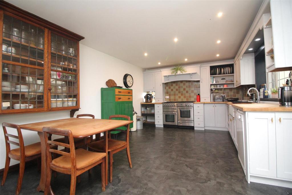Kitchen diner .JPG