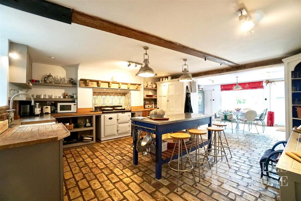 Mistley, Manningtree 3 bed semidetached house for sale £575,000