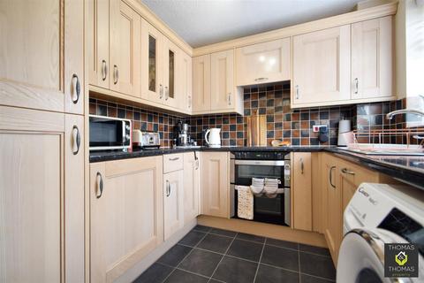 2 bedroom end of terrace house for sale, Milford Close, Longlevens