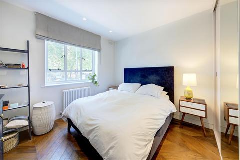 2 bedroom flat for sale, Burton Court, Chelsea, SW3