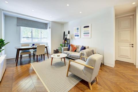 2 bedroom flat for sale, Burton Court, Chelsea, SW3