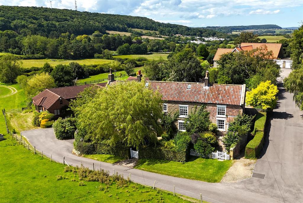 Stepney Road, Scarborough 5 bed semidetached house for sale £625,000