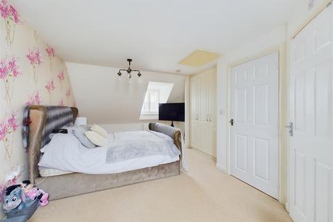 4 bedroom semi-detached house for sale, Chestnut Road, Brockworth, Gloucester